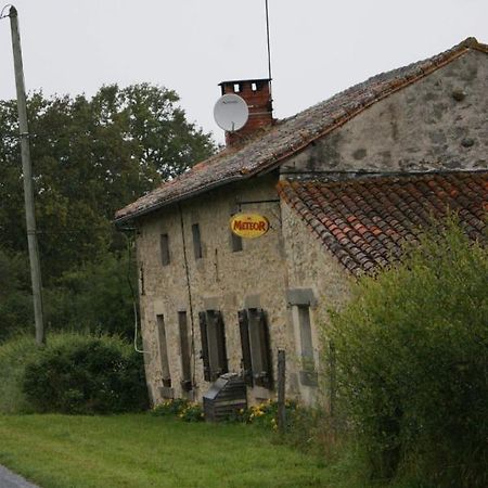 Chez Gondat Chambre D'Hotes Saint-Martial-sur-Isop ภายนอก รูปภาพ