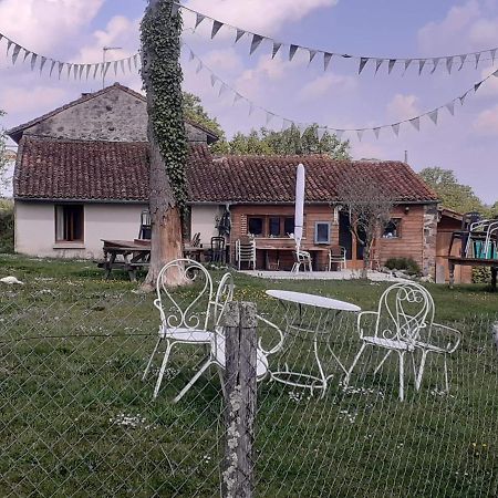 Chez Gondat Chambre D'Hotes Saint-Martial-sur-Isop ภายนอก รูปภาพ