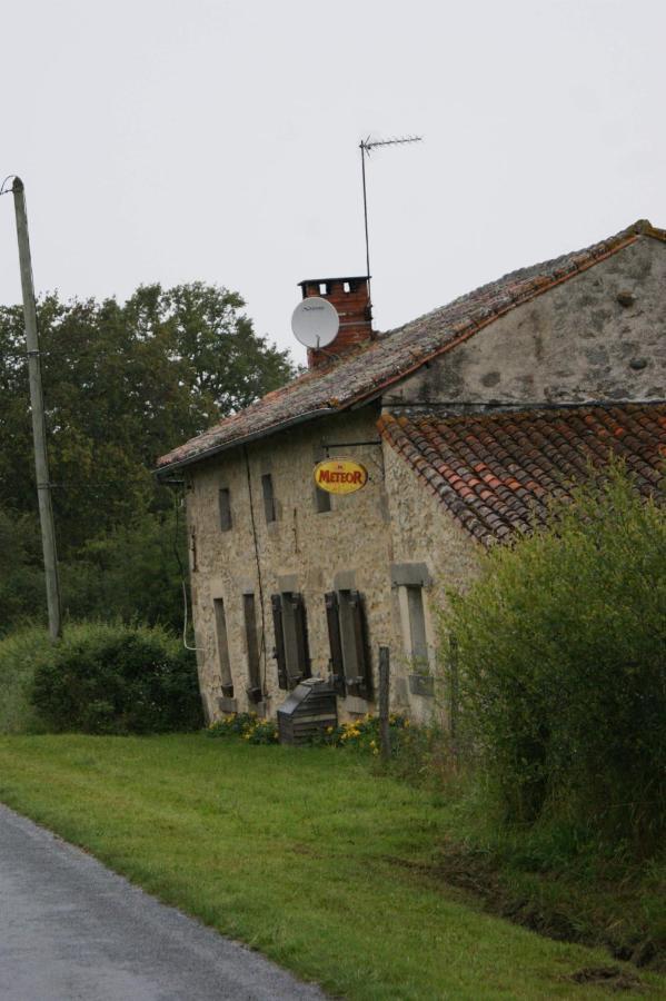 Chez Gondat Chambre D'Hotes Saint-Martial-sur-Isop ภายนอก รูปภาพ