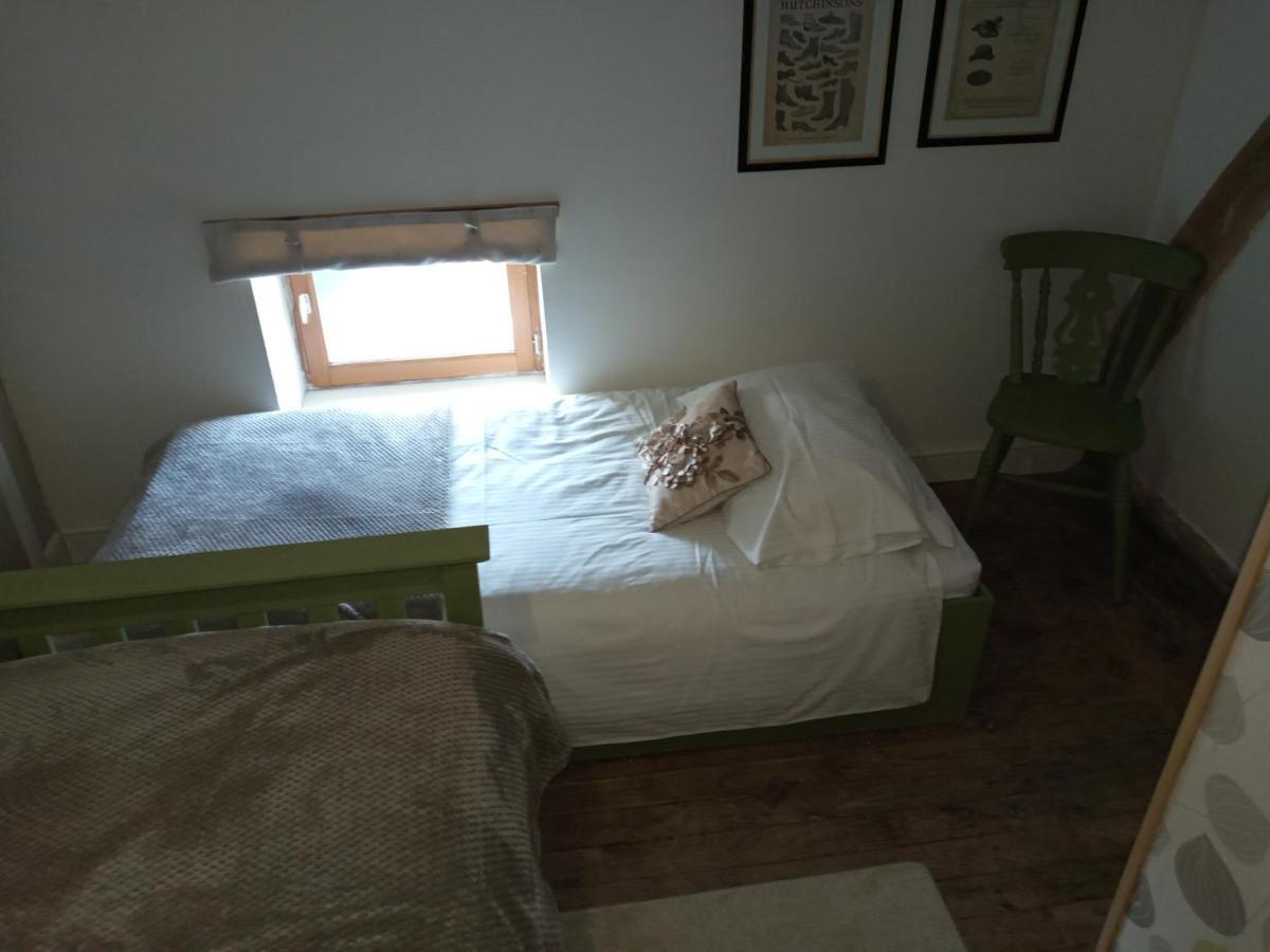 Chez Gondat Chambre D'Hotes Saint-Martial-sur-Isop ภายนอก รูปภาพ