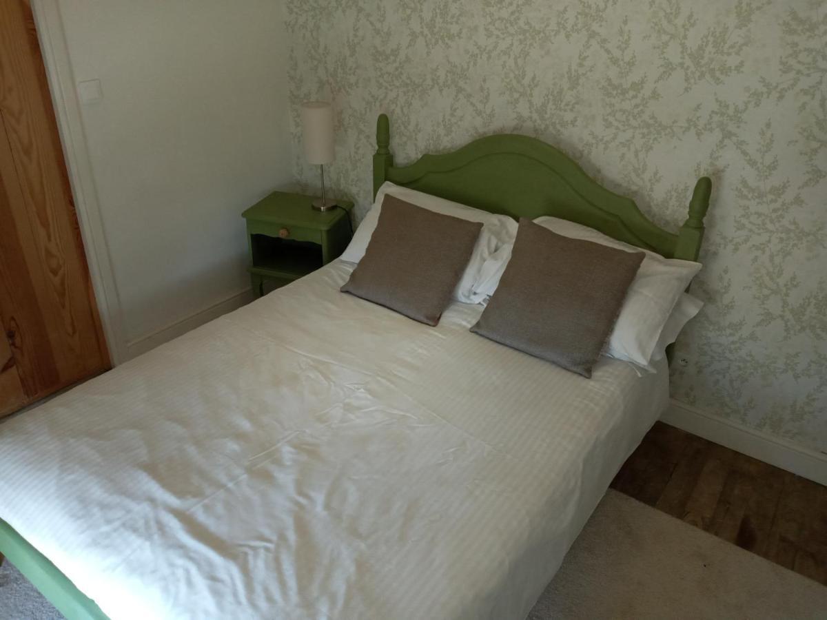 Chez Gondat Chambre D'Hotes Saint-Martial-sur-Isop ภายนอก รูปภาพ