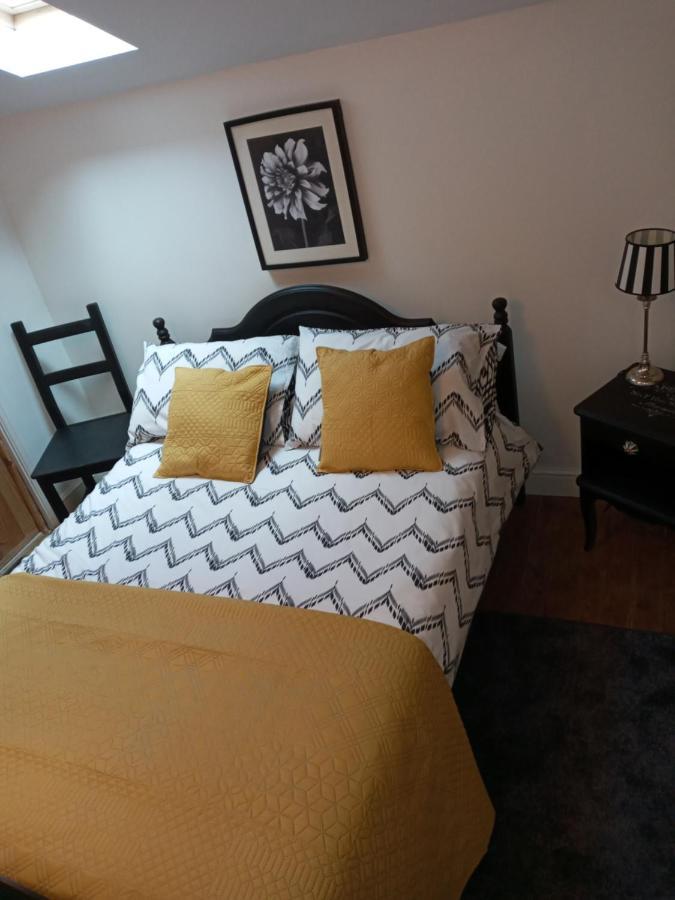 Chez Gondat Chambre D'Hotes Saint-Martial-sur-Isop ภายนอก รูปภาพ
