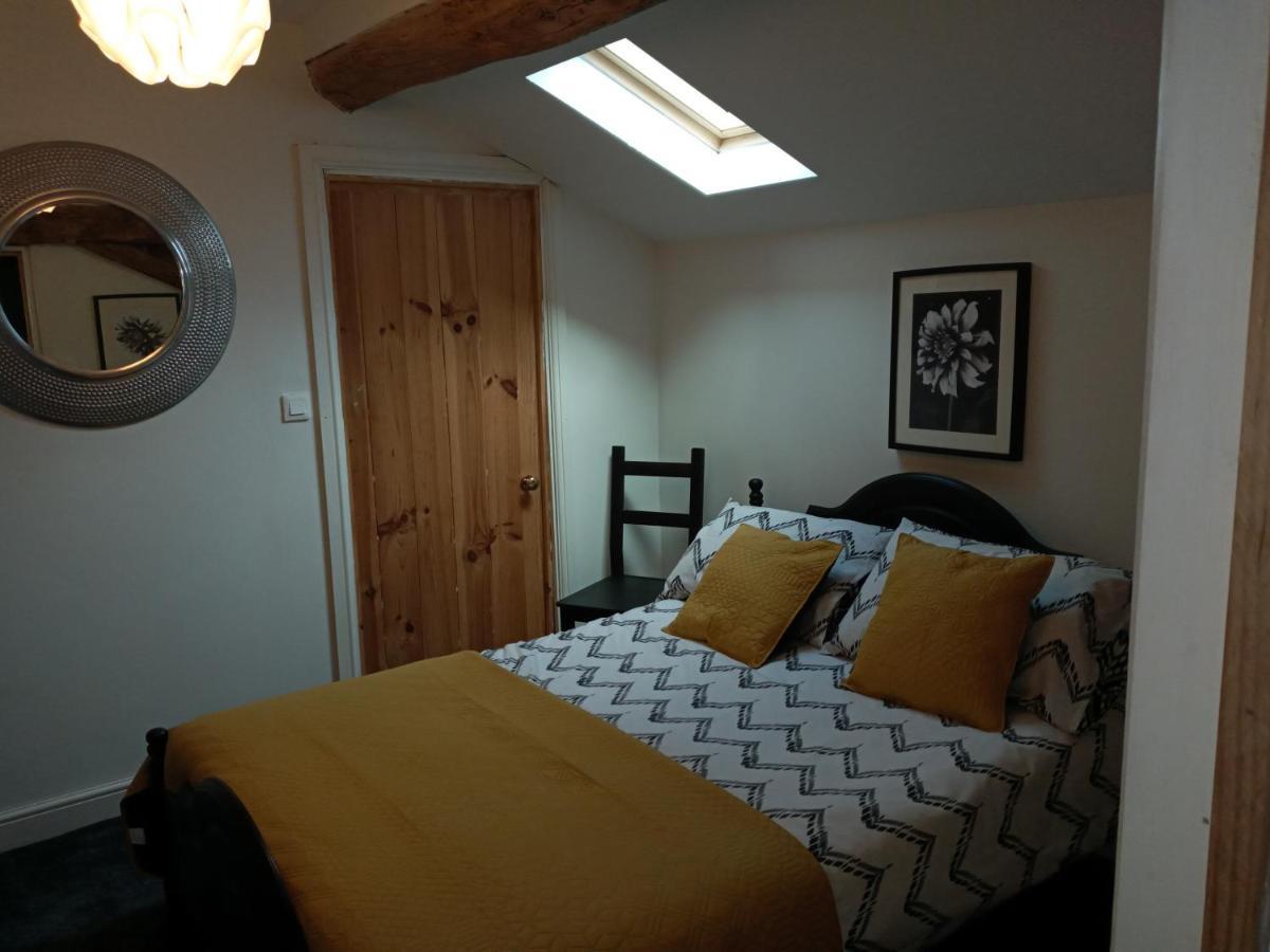 Chez Gondat Chambre D'Hotes Saint-Martial-sur-Isop ภายนอก รูปภาพ