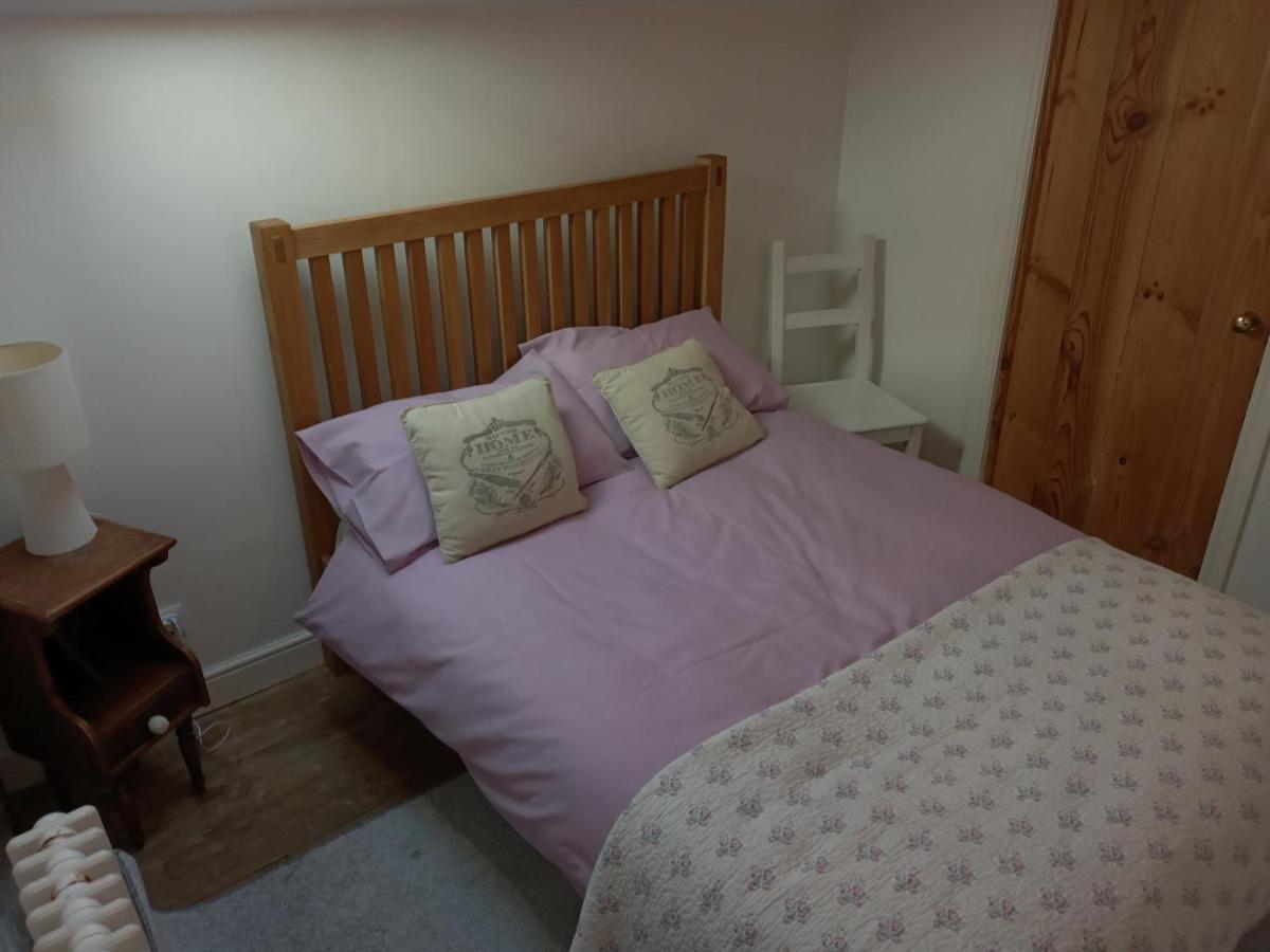 Chez Gondat Chambre D'Hotes Saint-Martial-sur-Isop ภายนอก รูปภาพ