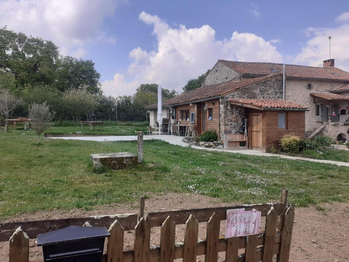 Chez Gondat Chambre D'Hotes Saint-Martial-sur-Isop ภายนอก รูปภาพ
