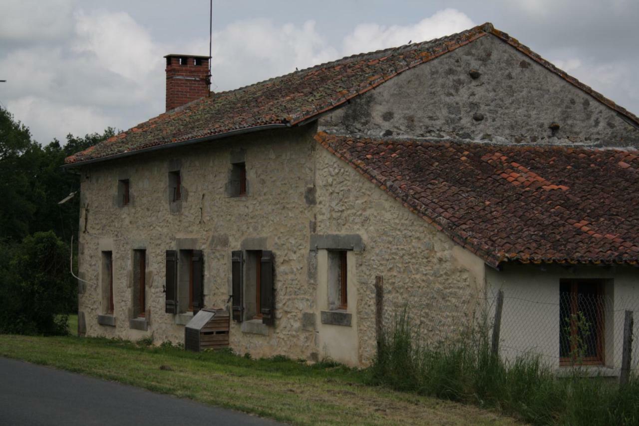 Chez Gondat Chambre D'Hotes Saint-Martial-sur-Isop ภายนอก รูปภาพ