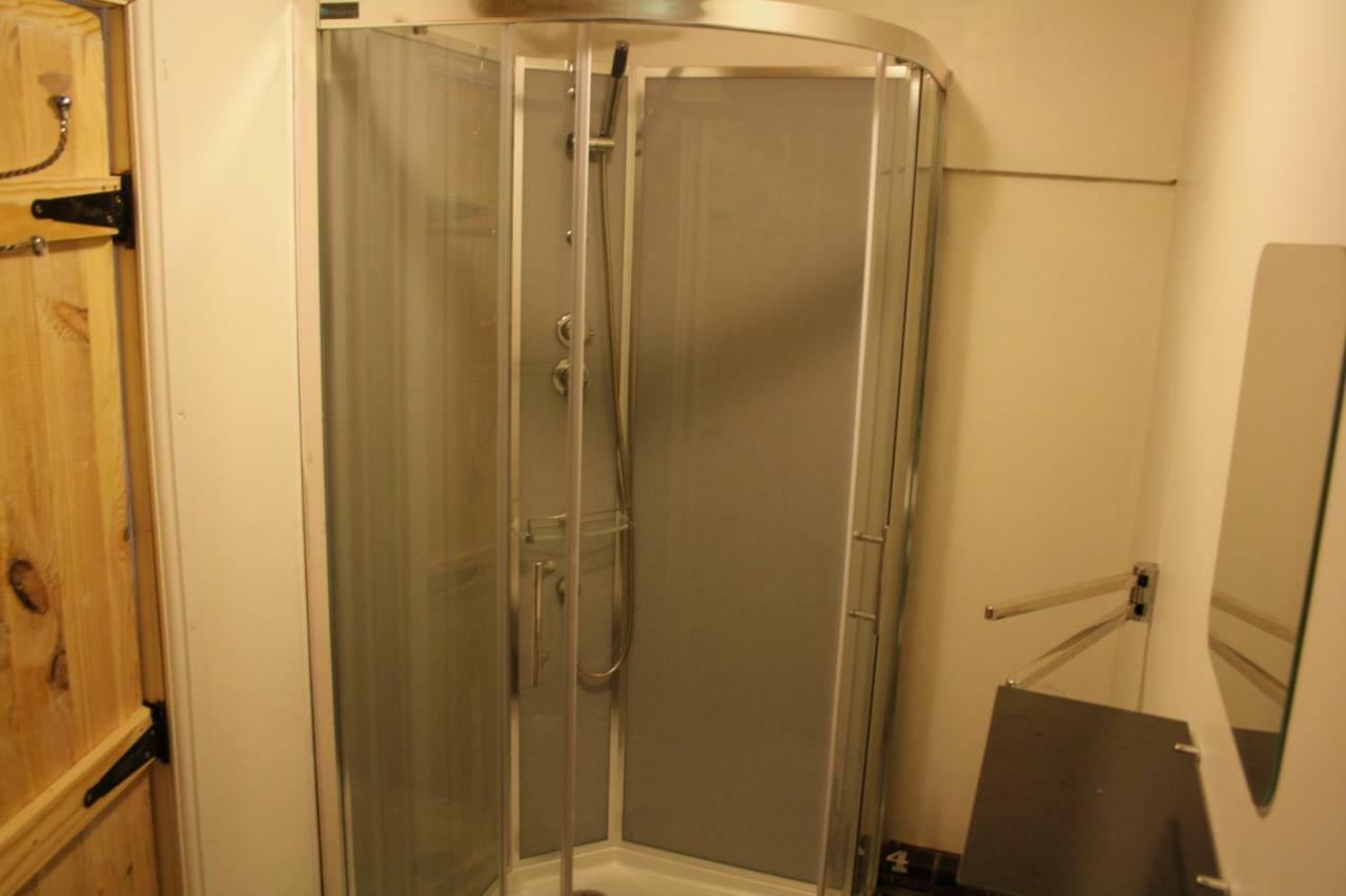 Chez Gondat Chambre D'Hotes Saint-Martial-sur-Isop ภายนอก รูปภาพ