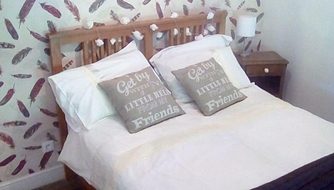 Chez Gondat Chambre D'Hotes Saint-Martial-sur-Isop ภายนอก รูปภาพ
